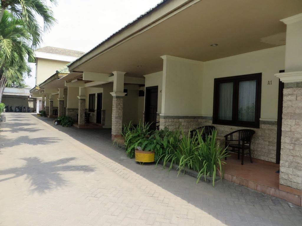 Adisurya Hotel Kediri  Δωμάτιο φωτογραφία