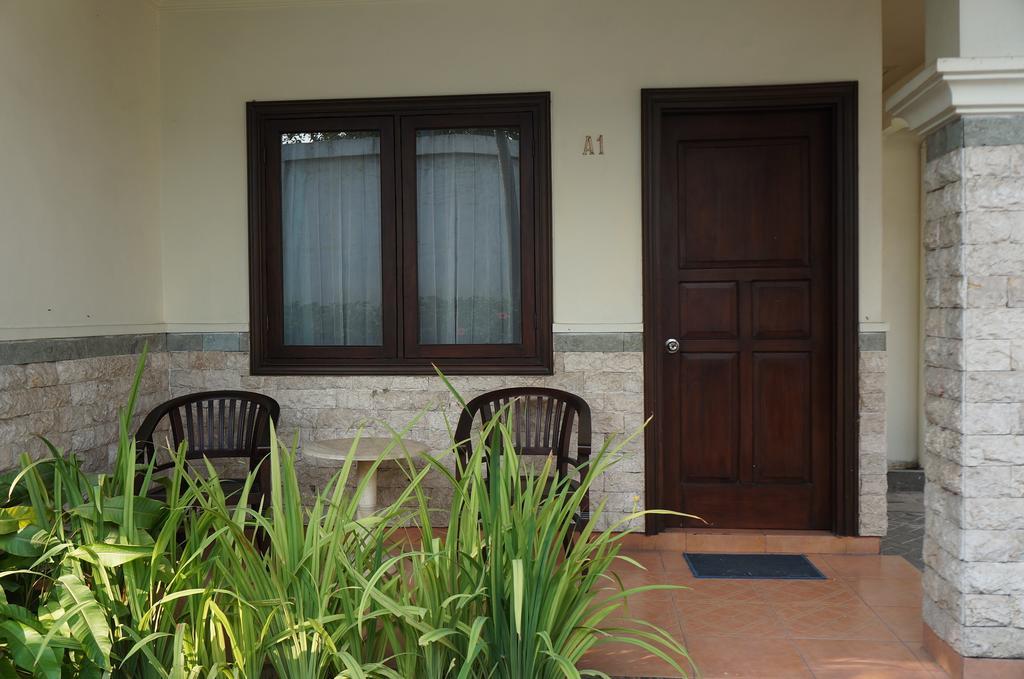 Adisurya Hotel Kediri  Εξωτερικό φωτογραφία